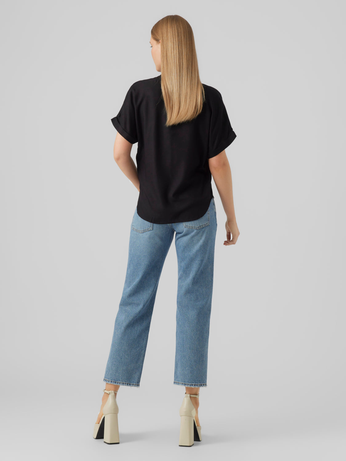 VMBEAUTY T-Shirts & Tops - Black